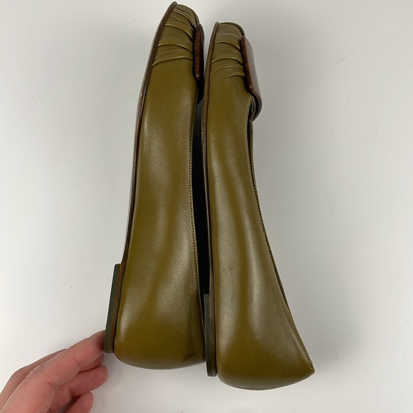 Salvatore Ferragamo | Olive Green Leather Wood Accent Ballet Flats 1970s 4.5 - Picture 8 of 12